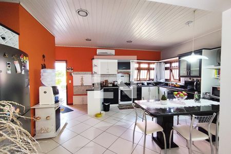 Casa à venda com 210m², 3 quartos e 3 vagasCozinha