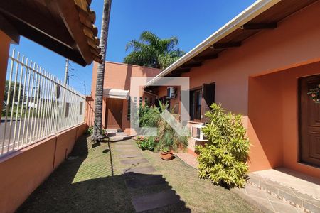 Casa à venda com 210m², 3 quartos e 3 vagasFachada