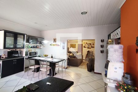 Casa à venda com 210m², 3 quartos e 3 vagasCozinha