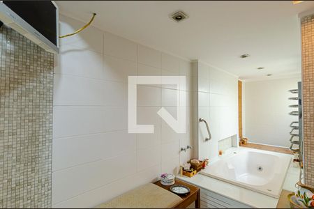 Apartamento à venda com 420m², 4 quartos e 6 vagas Apartamento à venda com 420m², 4 quartos e 6 vagasBanheiro da Suite 4