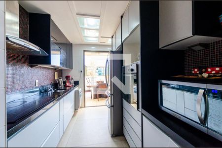 Apartamento à venda com 420m², 4 quartos e 6 vagas Apartamento à venda com 420m², 4 quartos e 6 vagasCozinha