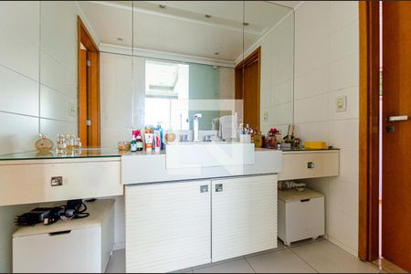 Apartamento à venda com 420m², 4 quartos e 6 vagas Apartamento à venda com 420m², 4 quartos e 6 vagasBanheiro da Suíte