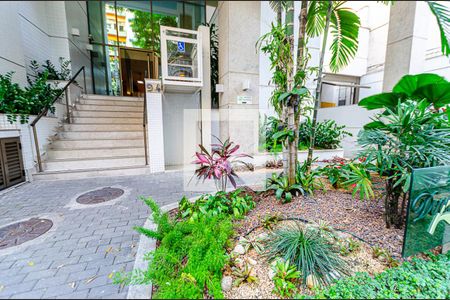 Apartamento à venda com 420m², 4 quartos e 6 vagas Apartamento à venda com 420m², 4 quartos e 6 vagasEntrada