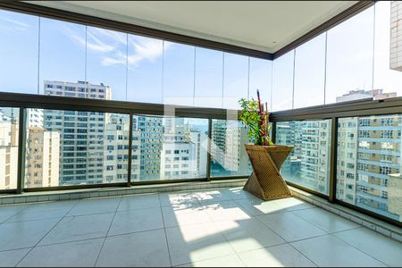 Apartamento à venda com 420m², 4 quartos e 6 vagas Apartamento à venda com 420m², 4 quartos e 6 vagasVaranda da Suite 2