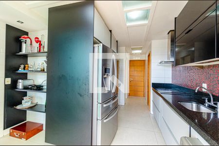 Apartamento à venda com 420m², 4 quartos e 6 vagas Apartamento à venda com 420m², 4 quartos e 6 vagasCozinha