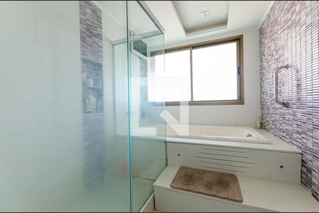 Apartamento à venda com 420m², 4 quartos e 6 vagas Apartamento à venda com 420m², 4 quartos e 6 vagasBanheiro da Suíte