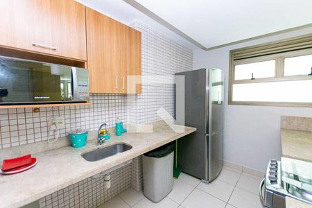 Apartamento à venda com 420m², 4 quartos e 6 vagas Apartamento à venda com 420m², 4 quartos e 6 vagasÁrea comum - Cozinha do Salão de festas