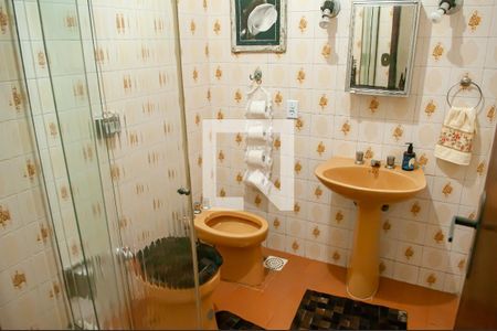 Casa de condomínio à venda com 300m², 4 quartos e 4 vagas Casa de condomínio à venda com 300m², 4 quartos e 4 vagasBanheiro 1