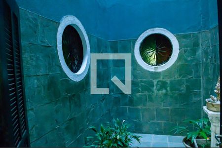 Casa de condomínio à venda com 300m², 4 quartos e 4 vagas Casa de condomínio à venda com 300m², 4 quartos e 4 vagasEspaço