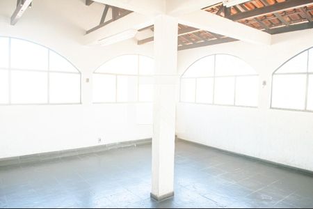 Casa de condomínio à venda com 300m², 4 quartos e 4 vagas Casa de condomínio à venda com 300m², 4 quartos e 4 vagasTerraço