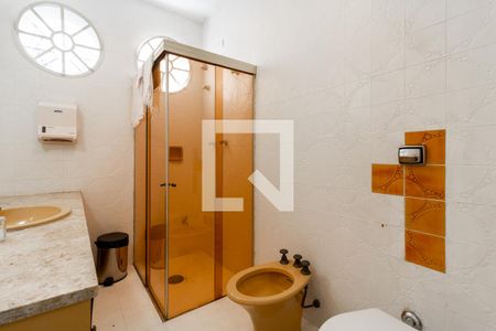 Casa à venda com 270m², 3 quartos e 8 vagasBanheiro 2