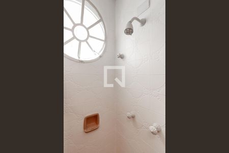 Casa à venda com 270m², 3 quartos e 8 vagasBanheiro 2