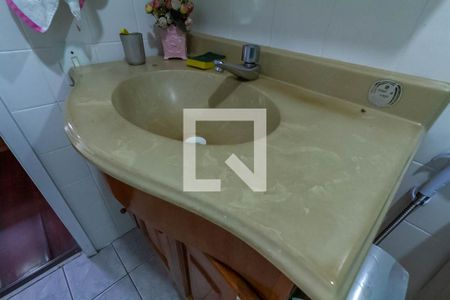 Apartamento para alugar com 74m², 2 quartos e 1 vaga Apartamento para alugar com 74m², 2 quartos e 1 vagaBanheiro da suíte