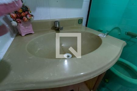 Apartamento para alugar com 74m², 2 quartos e 1 vaga Apartamento para alugar com 74m², 2 quartos e 1 vagaBanheiro social