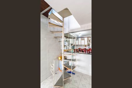 Casa à venda com 125m², 2 quartos e 1 vagaEscada