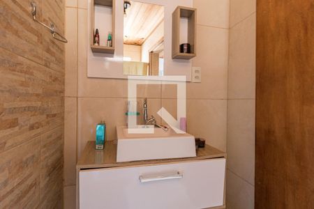 Banheiro da suite de casa à venda com 3 quartos, 110m² em Sarandi, Porto Alegre