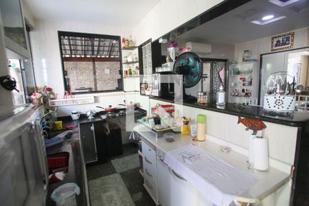 Casa à venda com 600m², 5 quartos e 6 vagasCozinha