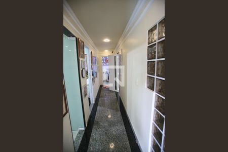 Casa à venda com 600m², 5 quartos e 6 vagasCorredor