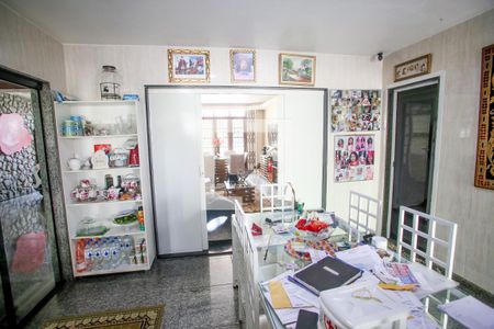 Casa à venda com 600m², 5 quartos e 6 vagasCopa