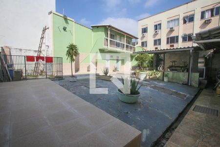 Casa à venda com 600m², 5 quartos e 6 vagasCasa Fundos