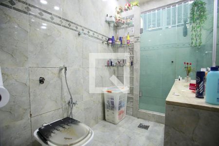 Casa à venda com 600m², 5 quartos e 6 vagasBanheiro Social