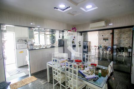 Casa à venda com 600m², 5 quartos e 6 vagasCopa