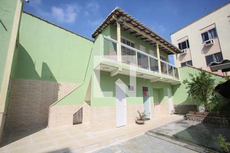 Casa à venda com 600m², 5 quartos e 6 vagasCasa Fundos