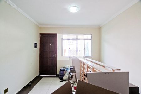 Sala de casa de condomínio para alugar com 2 quartos, 100m² em Vila Marina, São Paulo