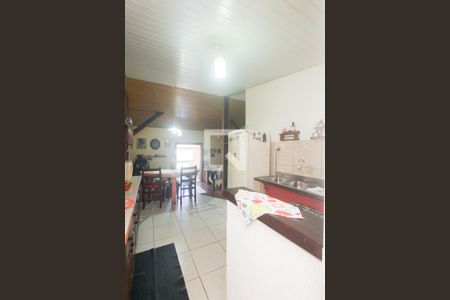 Casa para alugar com 140m², 2 quartos e 2 vagasCOZINHA