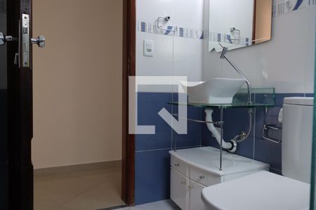 Casa à venda com 179m², 3 quartos e 3 vagasbanheiro corredor