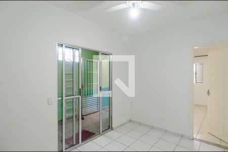 Casa para alugar com 104m², 2 quartos e 2 vagasSala