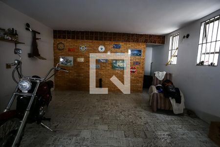 Casa à venda com 316m², 4 quartos e 5 vagas Casa à venda com 316m², 4 quartos e 5 vagasGaragem