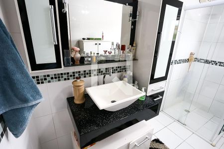 Casa à venda com 316m², 4 quartos e 5 vagas Casa à venda com 316m², 4 quartos e 5 vagasBanheiro da Suíte 4