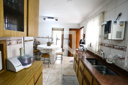 Casa à venda com 316m², 4 quartos e 5 vagas Casa à venda com 316m², 4 quartos e 5 vagasCozinha