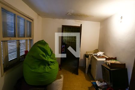 Casa à venda com 316m², 4 quartos e 5 vagas Casa à venda com 316m², 4 quartos e 5 vagasQuarto edícula