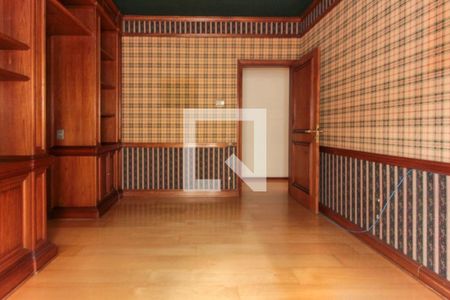 Apartamento à venda com 390m², 4 quartos e 5 vagas Apartamento à venda com 390m², 4 quartos e 5 vagasSuíte 1