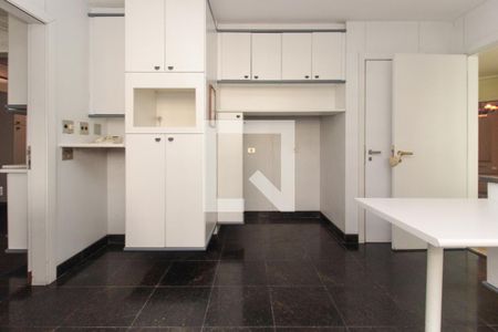 Apartamento à venda com 390m², 4 quartos e 5 vagas Apartamento à venda com 390m², 4 quartos e 5 vagasCozinha