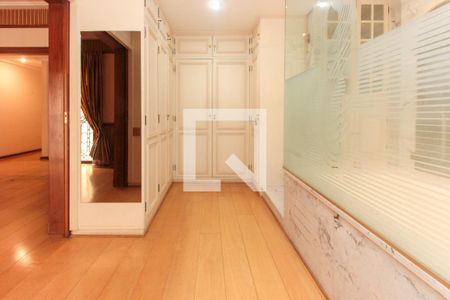 Apartamento à venda com 390m², 4 quartos e 5 vagas Apartamento à venda com 390m², 4 quartos e 5 vagasSuíte 4