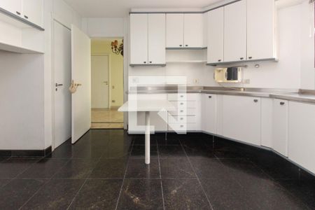 Apartamento à venda com 390m², 4 quartos e 5 vagas Apartamento à venda com 390m², 4 quartos e 5 vagasCozinha