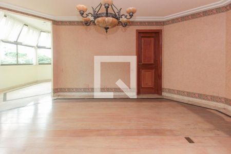 Apartamento à venda com 390m², 4 quartos e 5 vagas Apartamento à venda com 390m², 4 quartos e 5 vagasSala de jantar