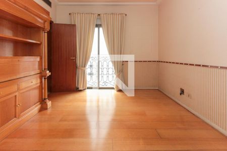 Apartamento à venda com 390m², 4 quartos e 5 vagas Apartamento à venda com 390m², 4 quartos e 5 vagasSuíte 2