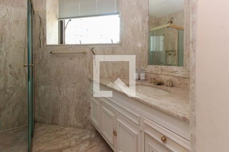 Apartamento à venda com 390m², 4 quartos e 5 vagas Apartamento à venda com 390m², 4 quartos e 5 vagasSuíte 1