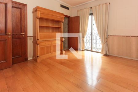 Apartamento à venda com 390m², 4 quartos e 5 vagas Apartamento à venda com 390m², 4 quartos e 5 vagasSuíte 2