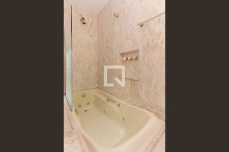 Apartamento à venda com 390m², 4 quartos e 5 vagas Apartamento à venda com 390m², 4 quartos e 5 vagasSuíte 3