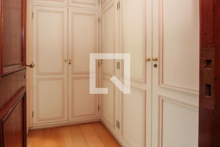 Apartamento à venda com 390m², 4 quartos e 5 vagas Apartamento à venda com 390m², 4 quartos e 5 vagasSuíte 1