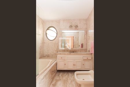 Apartamento à venda com 390m², 4 quartos e 5 vagas Apartamento à venda com 390m², 4 quartos e 5 vagasSuíte 3