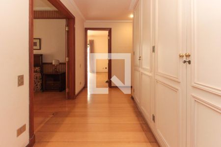 Apartamento à venda com 390m², 4 quartos e 5 vagas Apartamento à venda com 390m², 4 quartos e 5 vagasCorredor