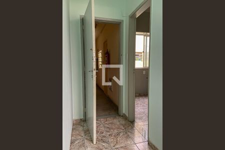 Sala de apartamento para alugar com 2 quartos, 50m² em Parada de Lucas, Rio de Janeiro