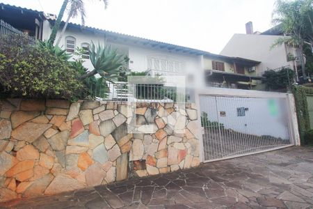 Casa à venda com 200m², 5 quartos e 4 vagas Casa à venda com 200m², 5 quartos e 4 vagasFACHADA