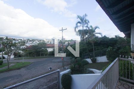 Casa à venda com 200m², 5 quartos e 4 vagas Casa à venda com 200m², 5 quartos e 4 vagasVARANDA